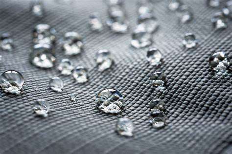 ChoosingtheRightMaterials:DurabilityandWaterResistance