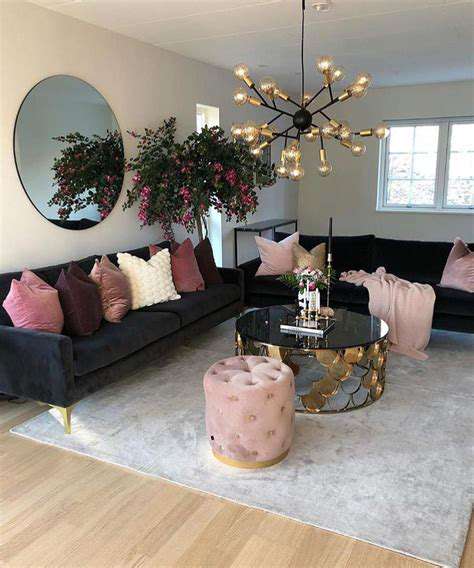 Modern Living Room Inspirations: TV Wall Accents Paired with Elegant Furnishings