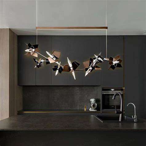 ModernDesignElements:Lighting,Artwork,andAccessories